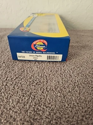 Athearn 94723 Union Pacific Gp40x #9001 - Image 1 of 4