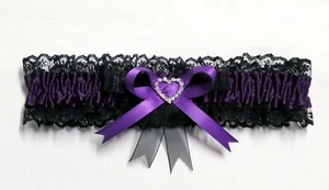 WEDDING GARTER PURPLE & BLACK WITH LARGE HEART DIAMANTE CENTRE - Picture 1 of 2