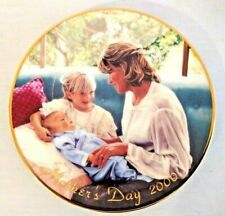 2000 Avon Mother's Day Plate 5" A Mother's Love Porcelain w/22k Gold