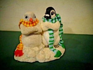 HAMILTON COLLECTION PENGUINS POLAR PLAYMATES CHILLY COMPANIONS FIGURINE - Picture 1 of 4