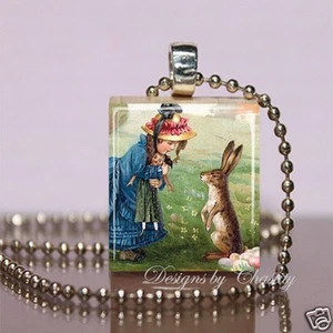Collar de Pascua Vintage Arte Alterado Dije Colgante Conejo Niña Prado - Imagen 1 de 1