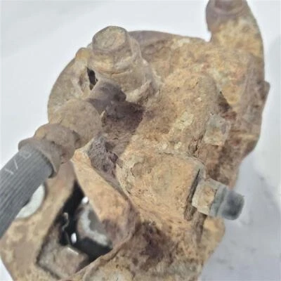 Pinza de freno delantera derecha OEM 2009 2010 2011 2012 2013 2014 Nissan Cube Foto 1 de 4