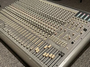 Soundtracs Topaz 24 Kanal 8 Bus Mixing Console Mischpult 1990 Miami Vice Colors - Bild 1 von 5