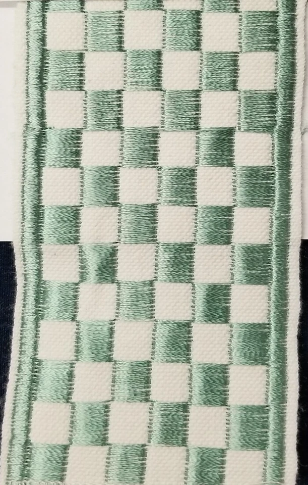 Bordado de cinta Larson 4" (muchos colores disponibles) Foto 1 de 1