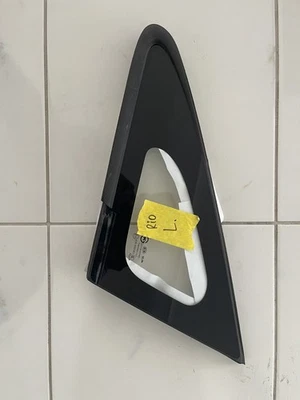 KIA RIO 2012-2017 Parabrisas delantero izquierdo Pilar Ventilación Vidrio Ventana Lado del conductor LH Foto 1 de 3