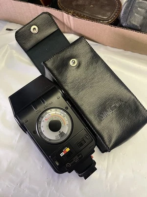 Minolta Auto 132X  Flash With Minolta Case SEE PICS - Image 1 of 4