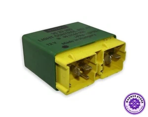 Genuine Volvo 12-Blade Light Control Green Relay Module 3523200 12V 895166000 - Picture 1 of 11
