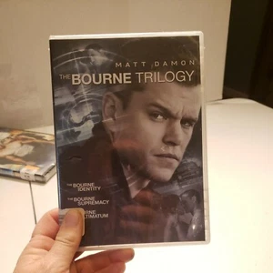 THE BOURNE TRILOGY - MATT DAMON - DVD - NEW AND SEALED!! - Foto 1 di 2