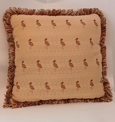 Almohada Pink Flamingo Birds Acento con Flecos de Hilo de Dakota 16" Cuadrada Foto 1 de 4