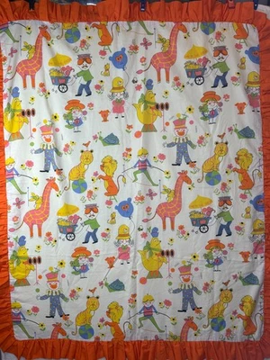 Edredón de bebé vintage hecho con estampado Come To The Circus 1974 novedad payaso caprichoso Foto 1 de 4