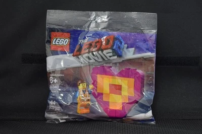 The Lego Movie 2 30340 Emmet's Piece Offering Heart 44 Pieces Polybag SEALED - Image 1 of 2