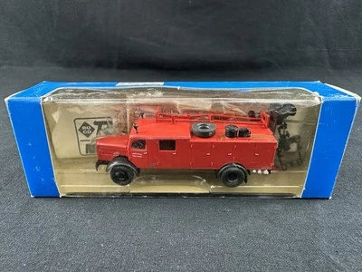 ROKO HO 1:87 1341 MERCEDES BENZ LF-25 FIRE VEHICLE W/BOX - Image 1 of 4
