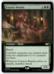 Curator Beastie (Extended Art) R 58 senza pellicola quasi nuovo MTG Commander: Duskmourn - Foto 1 di 1