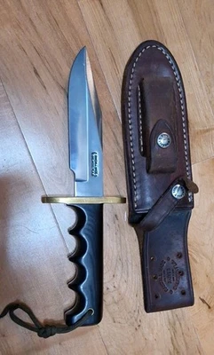 CUCHILLOS HECHOS RANDALL CON NOMBRE MODELO 15, AVIADOR GRABADO SGT 1/75 GUARDABOSQUES DEL EJÉRCITO, USADOS CON Foto 1 de 4