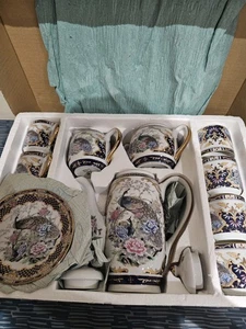 NUEVO 15 piezas Porcelana Japonesa Geisha Demitasse Set Pavo Real Azul Marino Patrón Floral - Imagen 1 de 14