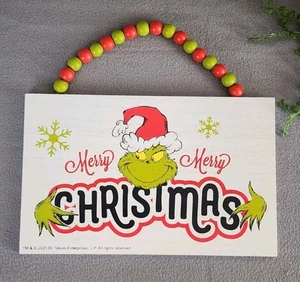 Grinch Merry Christmas Door Wall Hanging Sign Wooden Beads Red Green Ruz 10" NEW - Picture 1 of 5
