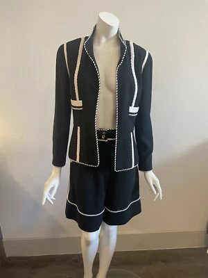 Chanel Vintage Blanco y Negro Conjunto Pantalones Cortos y Chaqueta Talla 42/36 Foto 1 de 4