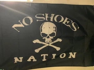 Keine Schuhe Nation Flagge Banner 3x4 1/2 Fuß College Zimmer Garage Wand Dekor Männerhöhle - Bild 1 von 1