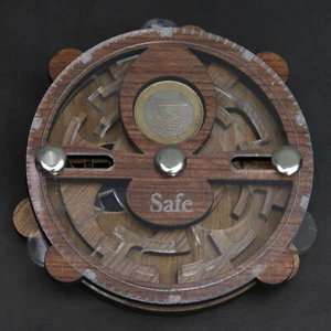 Safe - Level 8.5 - Siebenstein Spiele - Multi Level Maze Puzzle - Free the coin - Picture 1 of 1