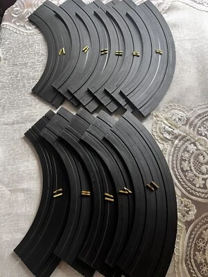 Atlas Ho Escala Slot Car 9” Radio 1/4 Sección #1233 Lote de 11 y 22 Carpinterías de Latón Foto 1 de 3