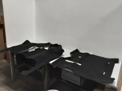 Alfombra trasera negra Jeep JK Wrangler 4 puertas OEM 2011-2013 2014 2015-2017 103404 Foto 1 de 4