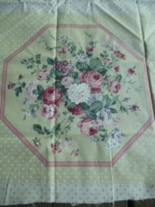 CRANSTON PRINT WORKS REMNANT- CABBAGE ROSES IN OCTAGON-70" x 45" - Picture 1 of 4