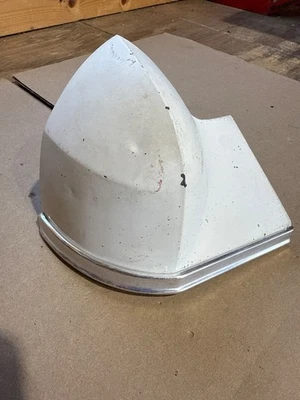 Chevrolet Impala 1974 moldura de extensión de guardabarros lateral del pasajero derecho Foto 1 de 4