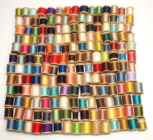 Vintage Lot 180 WOODEN THREAD SPOOLS Various Colors Corticelli Coats Clarks Star - Picture 1 of 2