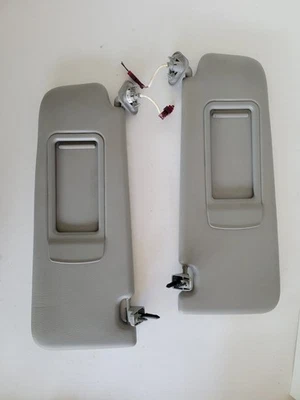 BMW E90 E91 328I 335I X1 2007-2011 vinilo derecho izquierdo gris parasol OEM con clips Foto 1 de 4