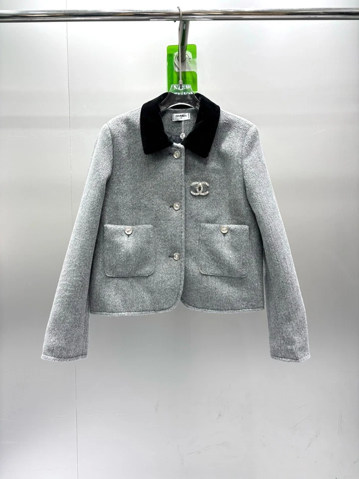 Chanel CC Velvet Collar Splicing Intimate Short Coat M - Image 1 of 4