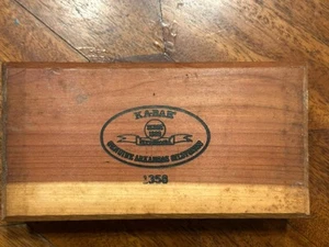 Ka-Bar Honing Wetzstein 1355, echter Arkansas Ölstein, Zedernholz Box - Bild 1 von 2