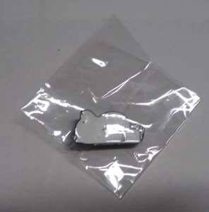 Liegender ruhender Eisbär Hut Krawatte Tac Anstecknadel Brosche - neu im Paket - Bild 1 von 3