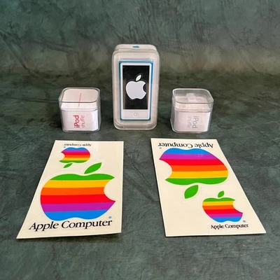 APPLE IPOD SHUFFLE 2GB NANO 16GB И ВИНТАЖНЫЕ ОРИГИНАЛЬНЫЕ НАКЛЕЙКИ * ПРОЧИТАТЬ ОПИСАНИЕ * - Изображение 1 из 4