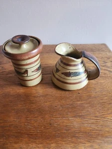 Vintage Milchkännchen & Zucker Set Studiokeramik Fisch Design hellbraun/braun gebraucht - Bild 1 von 12