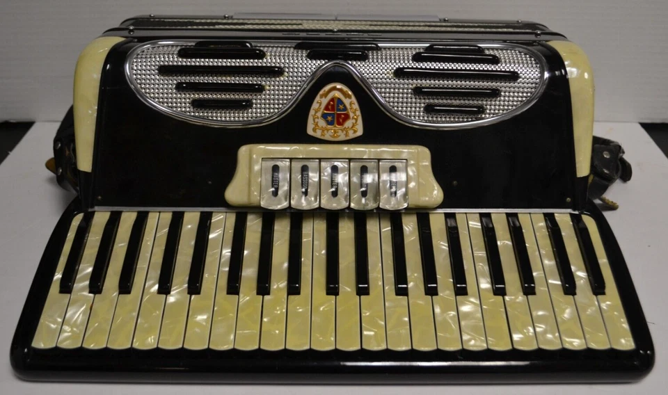 Iorio Accordion Black & White Tone Vintage Made In Italy SH-A7 - Image 1 of 4