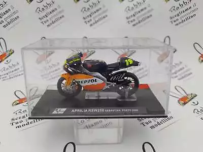 Die Cast "Aprilia Rsw250 Sebastian Porto 2005" Scale 1/24 - Image 1 of 2