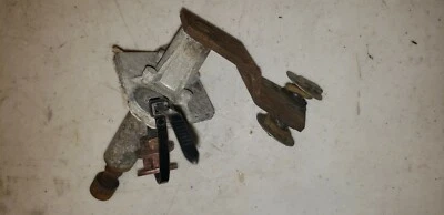 Dodge Dart 1967 1969 limpiaparabrisas pivote derecho 2770195 pasajero valientes fotos de stock Foto 1 de 4