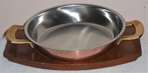 Swiss stamped copper gratin or appetizer dish with wooden base and brass handles - Picture 1 of 3
