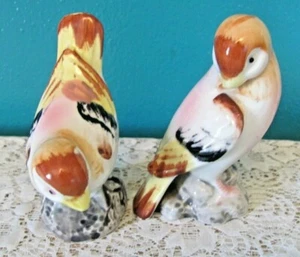 Pair of Pink Bird Salt And Pepper Shakers - Picture 1 of 10