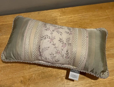 Vintage Croscill Cotswold Pillow Lumbar Pink FCream Floral 20x11” - Image 1 of 4