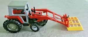 Britains 1:32 - Trattore Massey Ferguson con caricatore - Foto 1 di 11
