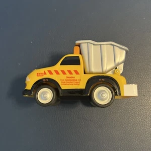 Generic Yellow Toy Dump Truck - Picture 1 of 5