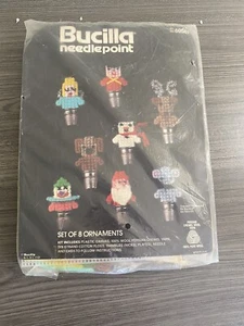 Bucilla Needlepoint Set Of 8 Ornaments Christmas Persian Wool Yarn Thimbles - Foto 1 di 3