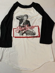 Par de camisetas grandes de manga larga firmadas 1985 por Ricky Skaggs Country Boy Tour - Imagen 1 de 6