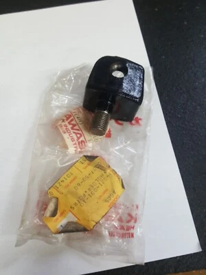 Оригинальный держатель для мотоцикла Kawasaki 34021-001-10 F7 F6 F9 1971-1975  - Изображение 1 из 4