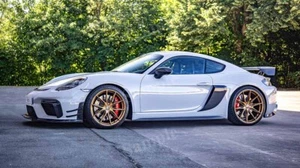 Póster fotográfico impreso de decoración de pared Friedrich Performance Porsche 718 Cayman GT4 2022 - Imagen 1 de 1