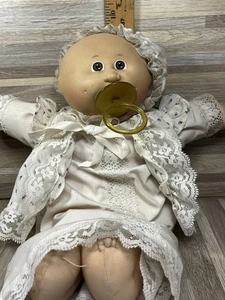 Vintage Frühchen Kohl Aufnäher Kinder Glatze Mädchen braune Augen Baby 14" signiert Tush - Bild 1 von 8