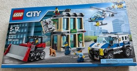 LEGO CITY: Bulldozer Break-in (60140) brand new and sealed