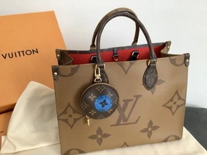 LOUIS VUITTON - World Tour - Zippy Round Coin - Taschenanhänger - Geldbörse -NEU - Bild 1 von 8