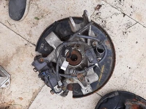Vw Touareg 7p Rear Wheel Hub With Brake Caliper Pads - Picture 1 of 5